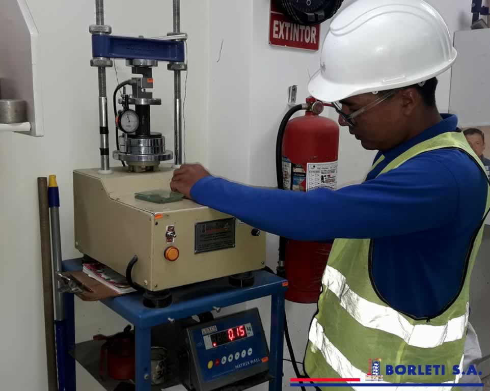 LABORATORIO DE MECÁNICA DE SUELOS
